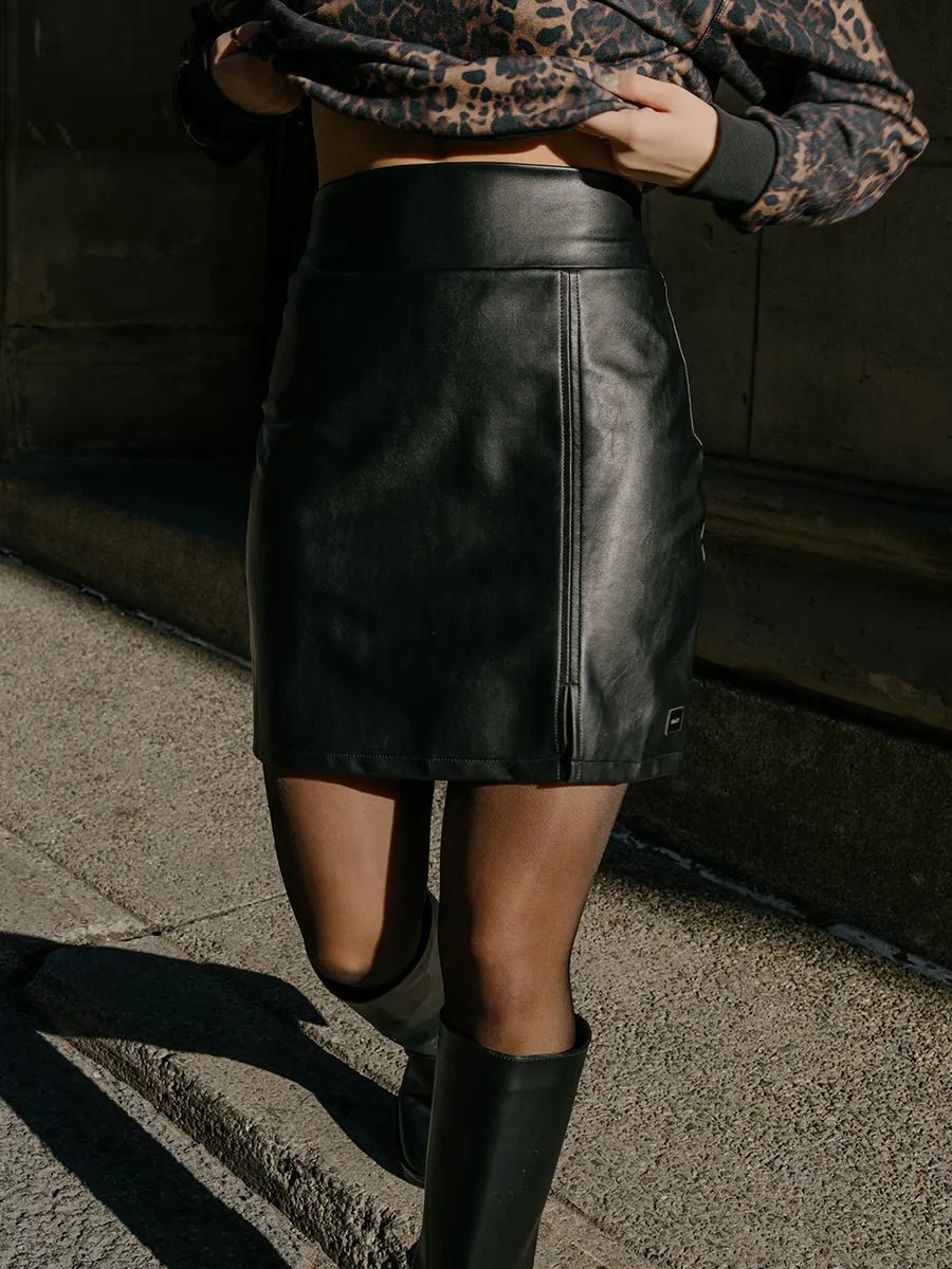 Jupe droite noir taille haute avec fente pour femme - Ecochic | ORAKI