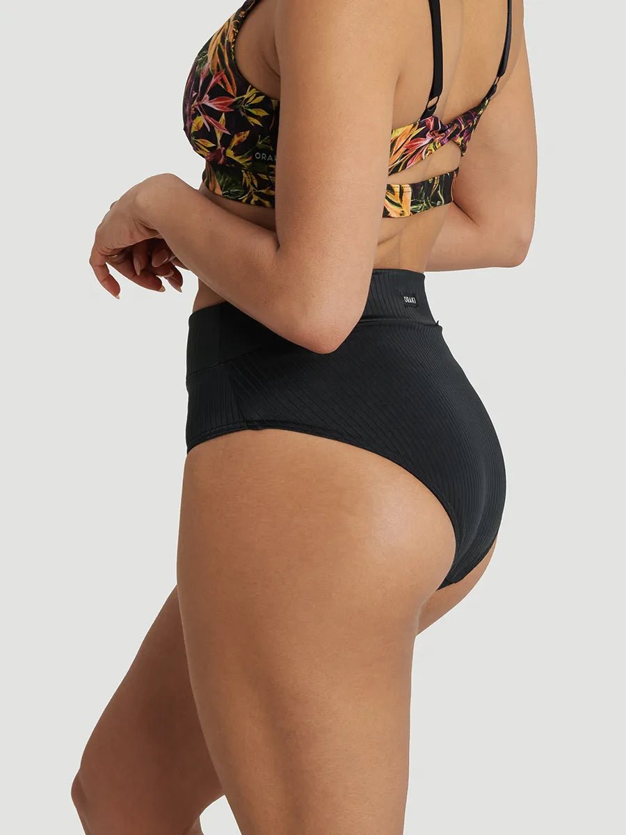 Marine porte la taille S | Marine is wearing size S