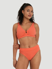 Marine porte la taille S | Marine is wearing size S