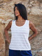 Le modèle porte la taille S | The model is wearing size S