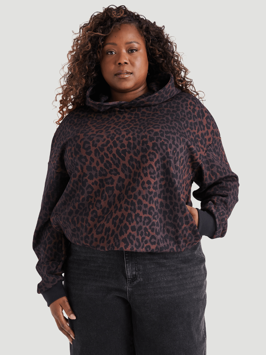 Pascale porte la taille XXL | Pascale is wearing size XXL