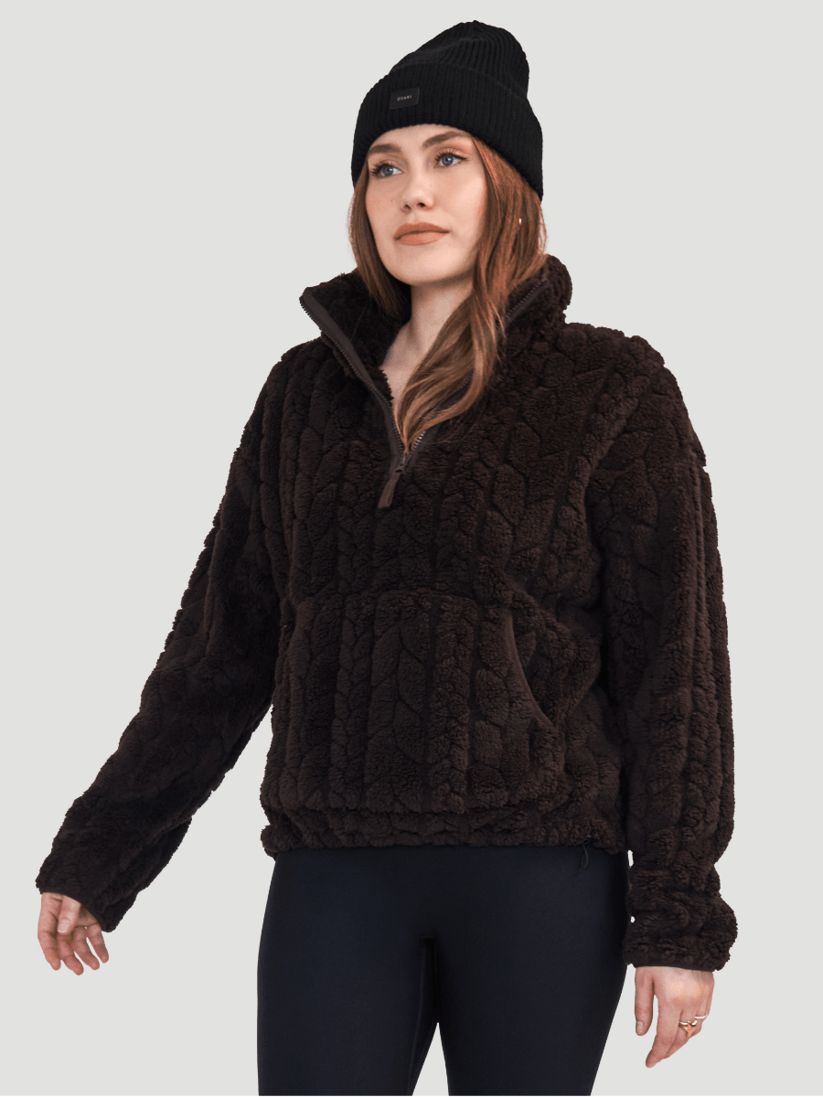 Marie-William porte la taille S | Marie-William is wearing size S