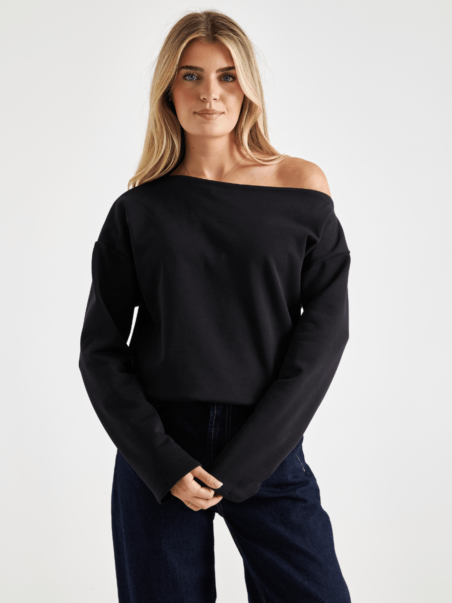 Kayla porte la taille S | Kayla is wearing size S