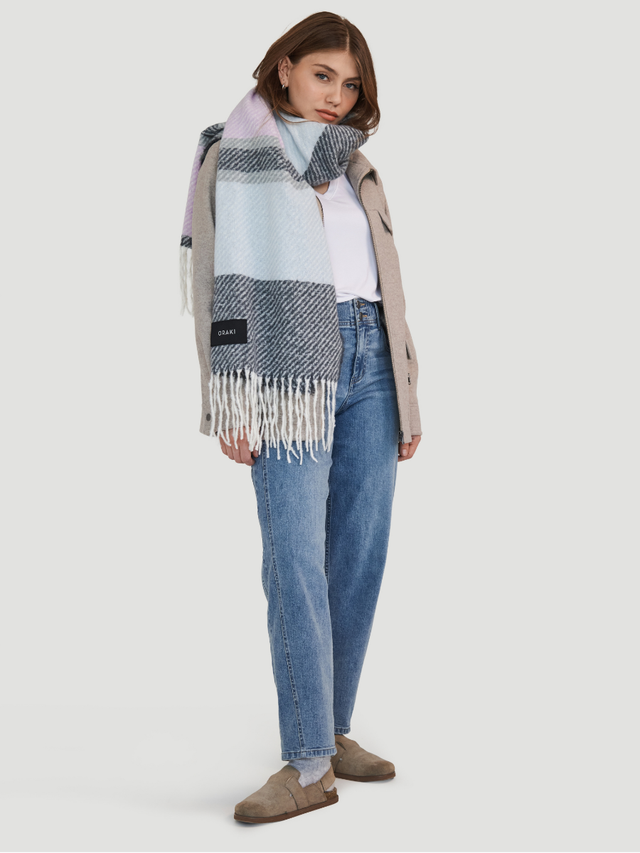 echarpe-douce-avec-franges-rayures-vibrantes-2.png