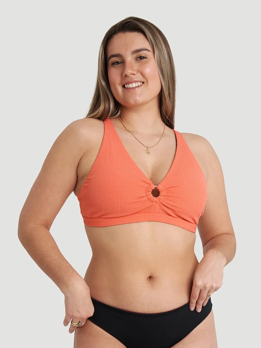 Leanne porte la taille M | Leanne is wearing size M