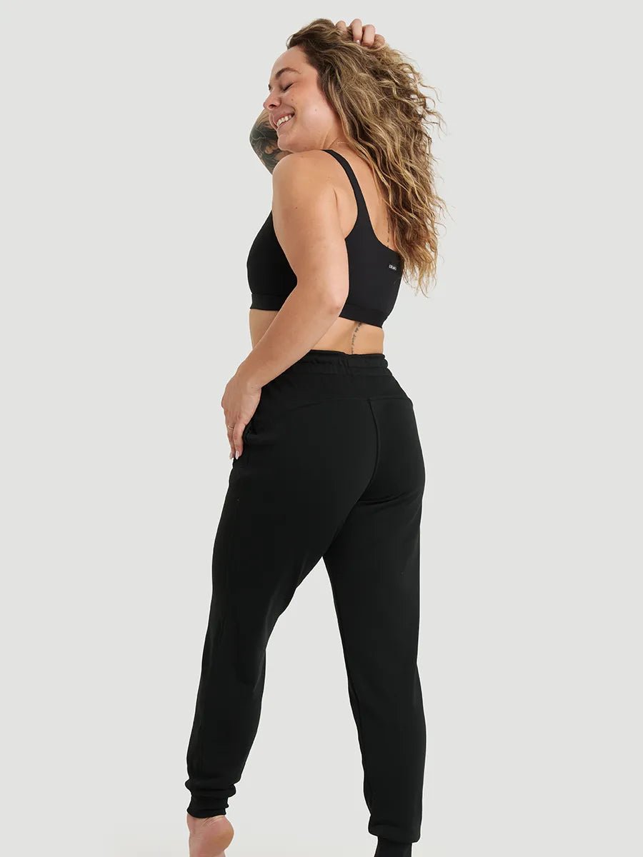 Alexia porte la taille S | Alexia is wearing size S