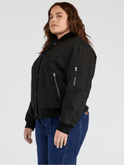 Dahlia porte la taille XXL | Dahlia is wearing size XXL