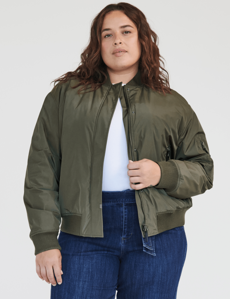 Dahlia porte la taille XXL | Dahlia is wearing size XXL
