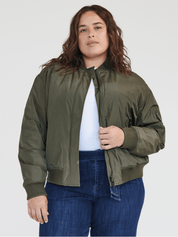 Dahlia porte la taille XXL | Dahlia is wearing size XXL