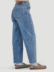 Marie-William porte la taille S | Marie-William is wearing size S