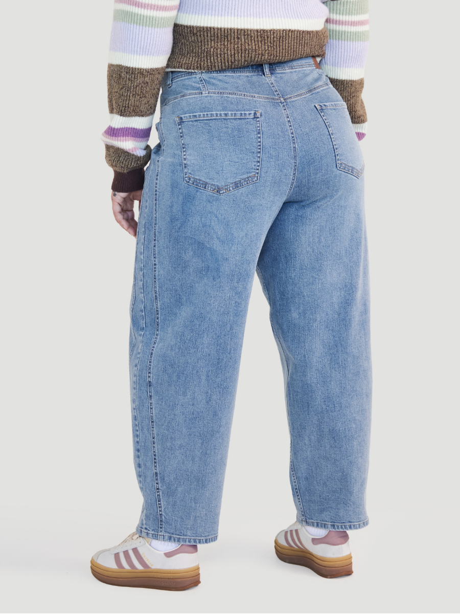 The LOU Barrel Jeans - Saint-Laurent