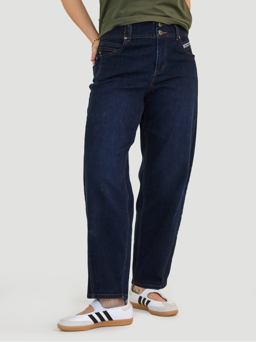 Marie-William porte la taille S | Marie-William is wearing size S