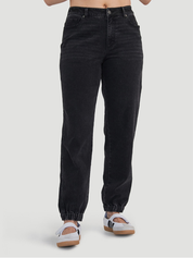 Marie-William porte la taille S | Marie-William is wearing size S