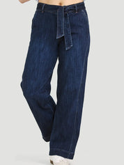 Marie-William porte la taille S | Marie-William is wearing size S