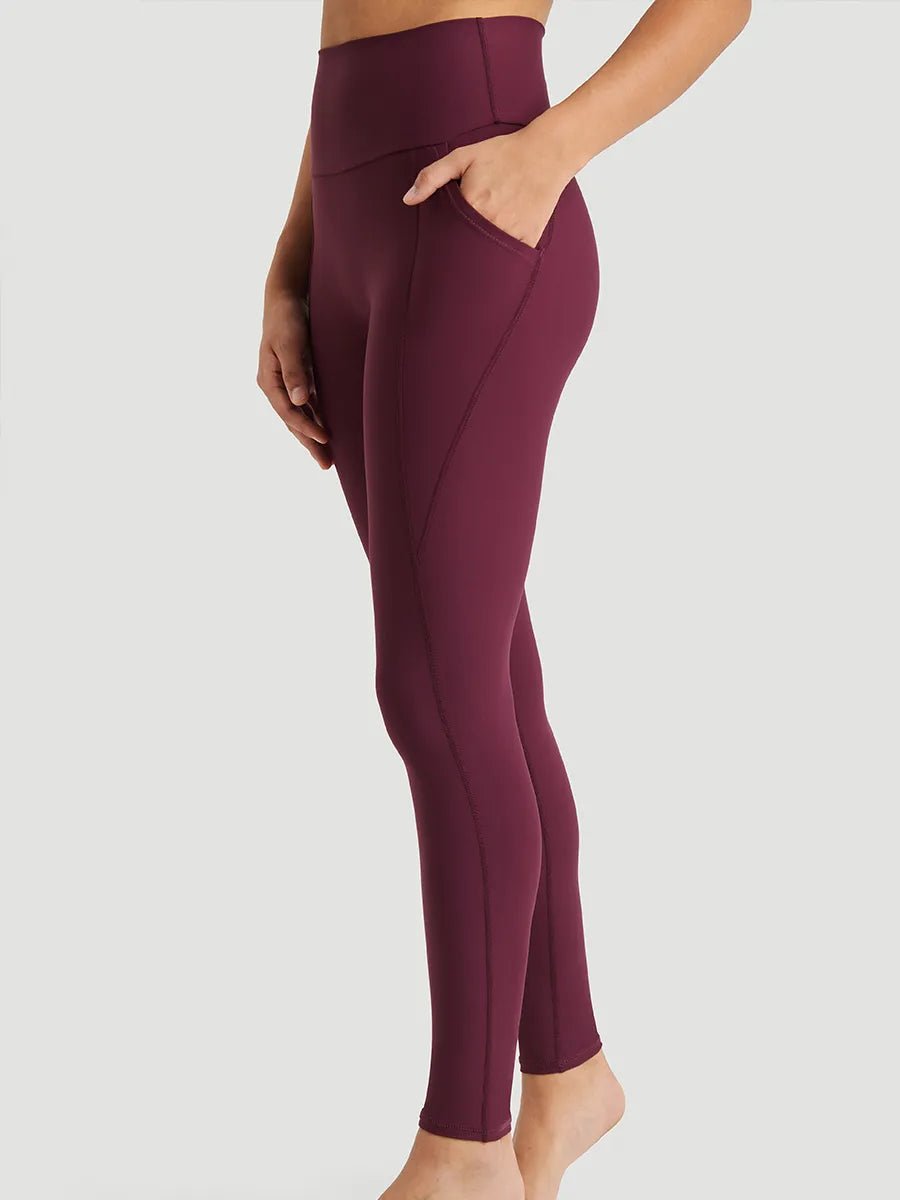 La mannequin porte la taille S | The model is wearing size S