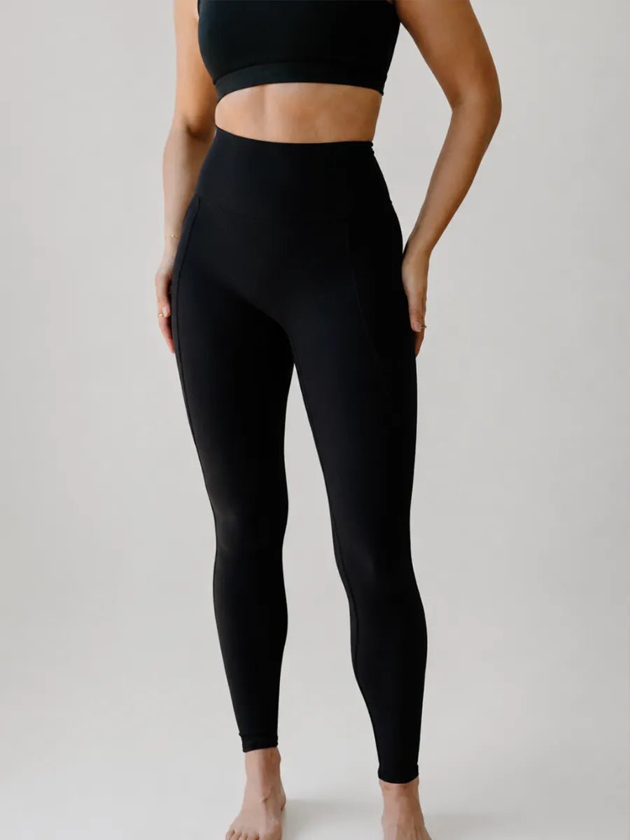 Salomé porte la taille S | Salomé is wearing size S