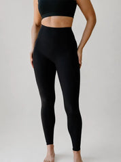 Salomé porte la taille S | Salomé is wearing size S