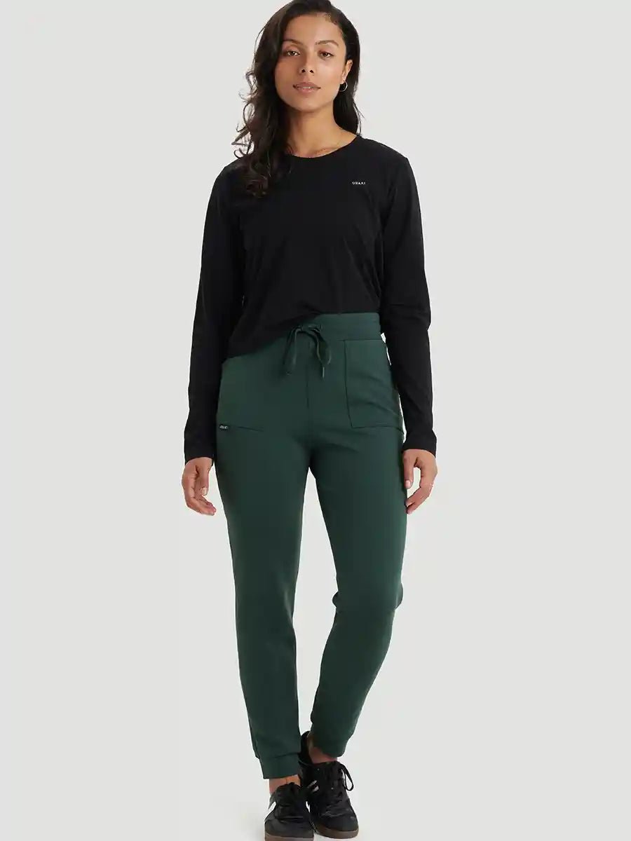 Camille porte la taille S | Camille is wearing size S