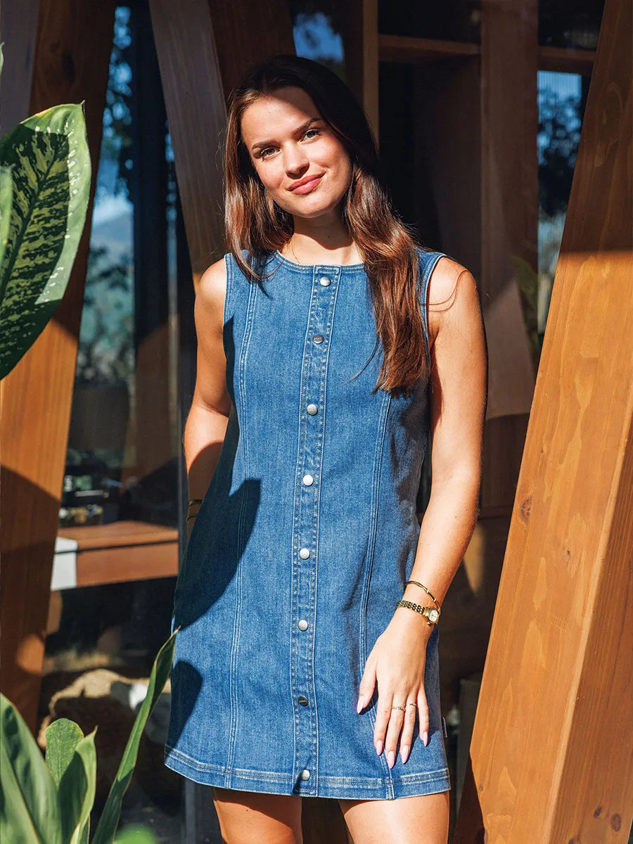 robe-mini-en-denim-sans-manches-a-col-rond-indigo-wash-1_e2ca861e-069f-4a0d-a789-eb7c3c352847.webp