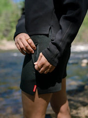 Le modèle porte la taille S | The model is wearing size S