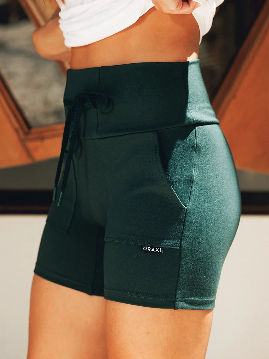 Short taille haute Ponte Contour à large bande de taille avec poches appliquées - Pin doux