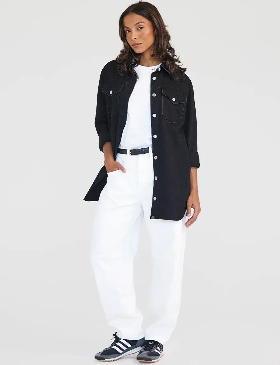 surchemise-en-denim-decontractee-a-boutons-noir-denim-2.webp