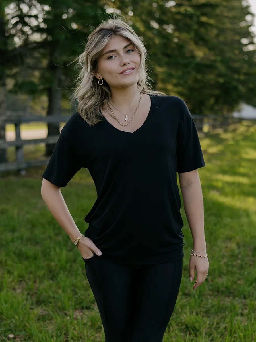 T-shirt ample Ecovero™ col V profond - Noir