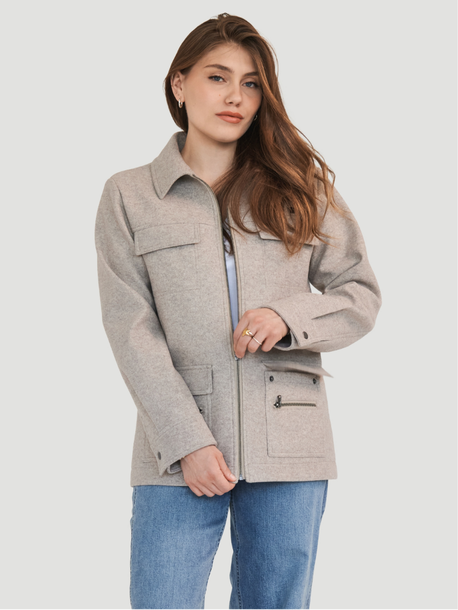 Marie-William porte la taille S | Marie-William is wearing size S