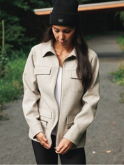 Rebecca porte la taille S | Rebecca is wearing size S