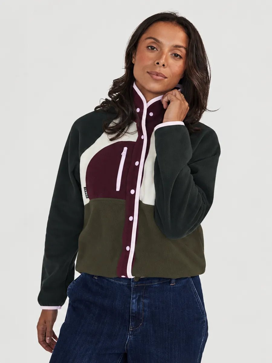 Camille porte la taille S | Camille is wearing size S