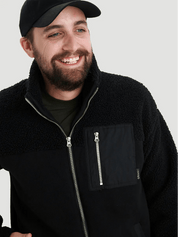 Le mannequin porte la taille L | The model is wearing size L