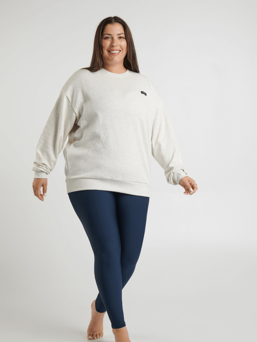 Lilia porte la taille L/XL | Lilia is wearing size L/XL