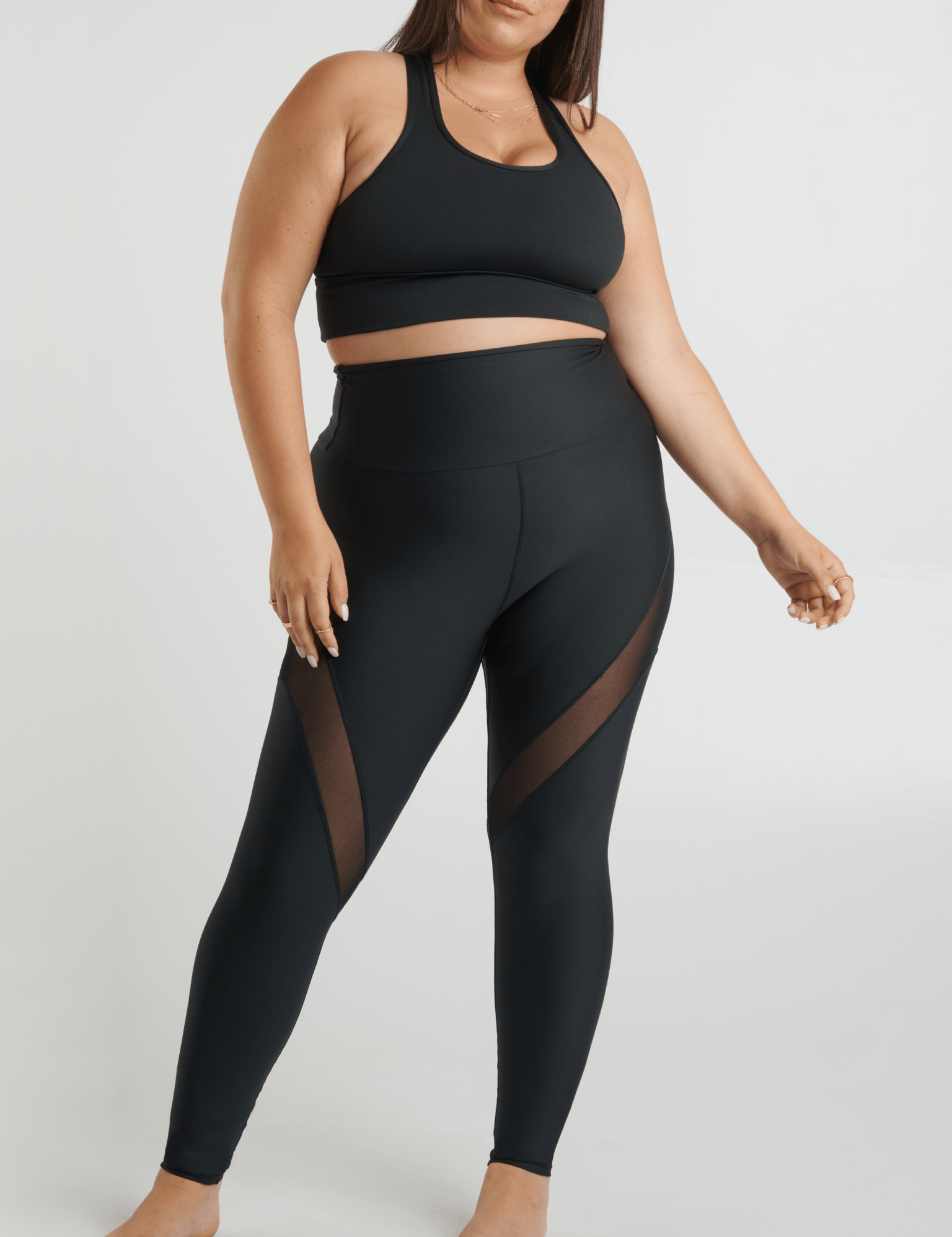 Lilia porte la taille XL | Lilia is wearing size XL