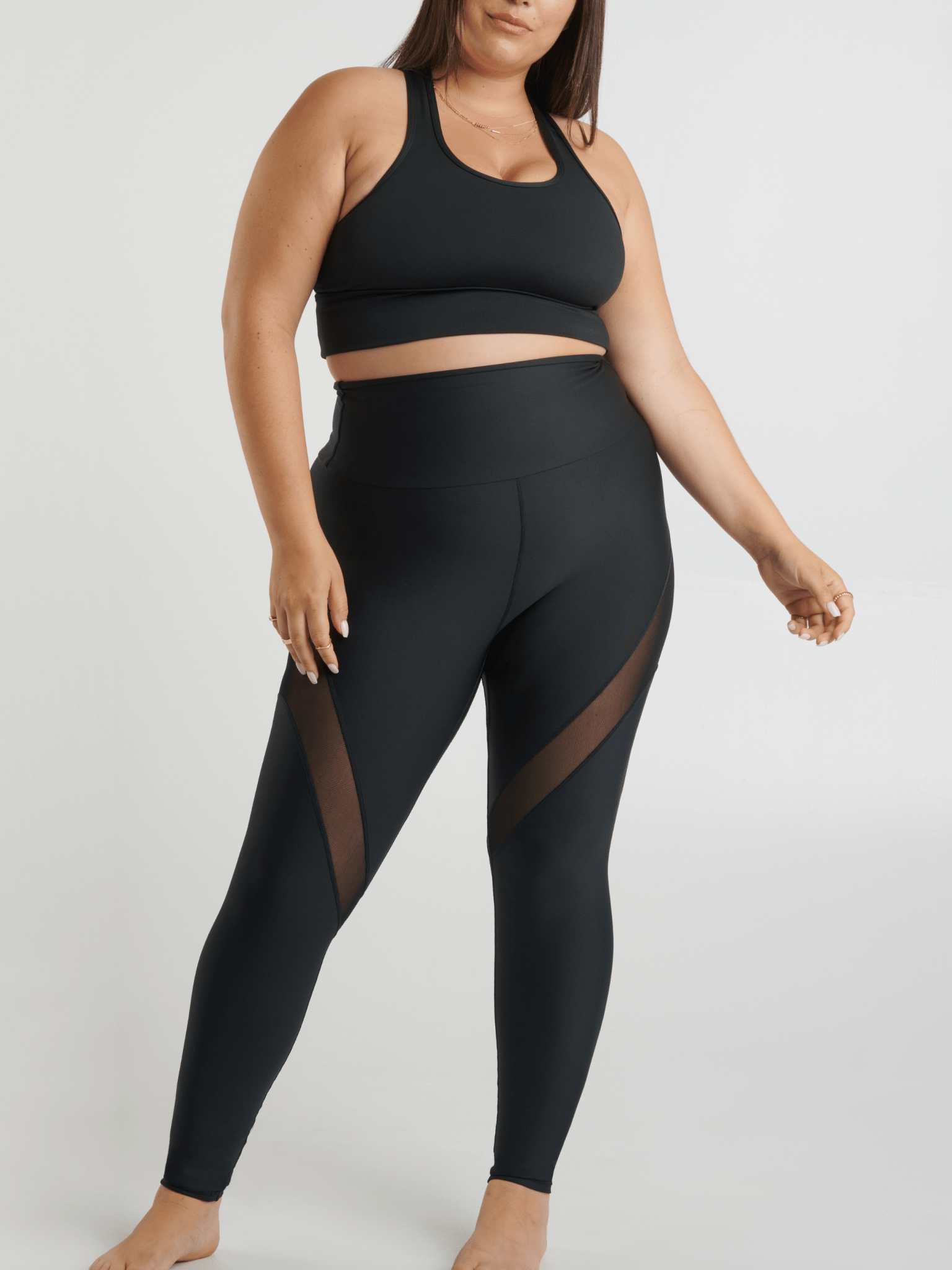 Lilia porte la taille XL | Lilia is wearing size XL