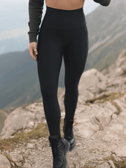 Marie-William porte la taille S | Marie-William is wearing size S