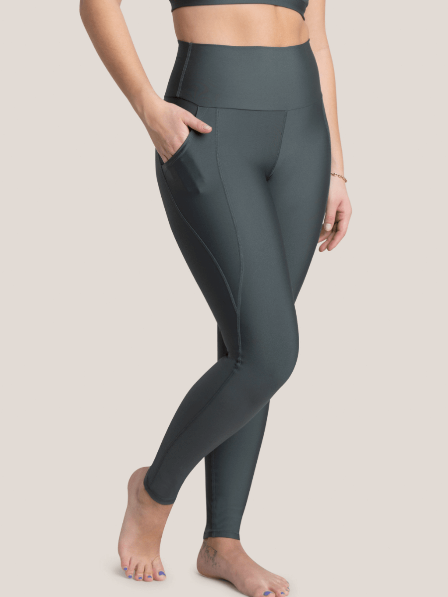 Marie-William porte la taille S | Marie-William is wearing size S
