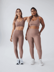 Laila porte la taille S - Laeticia porte la taille L | Laeticia is wearing size L | Laila is wearing size S - Laeticia is wearing size L